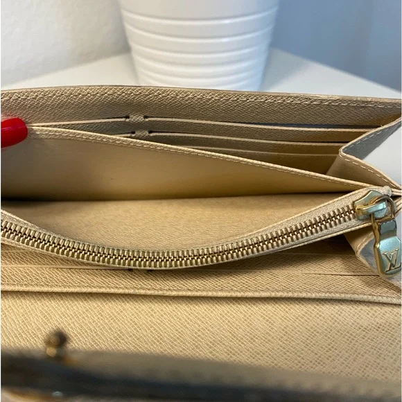 Louis Vuitton Damier Azur Sarah Envelope Wallet - Picture 7 of 14